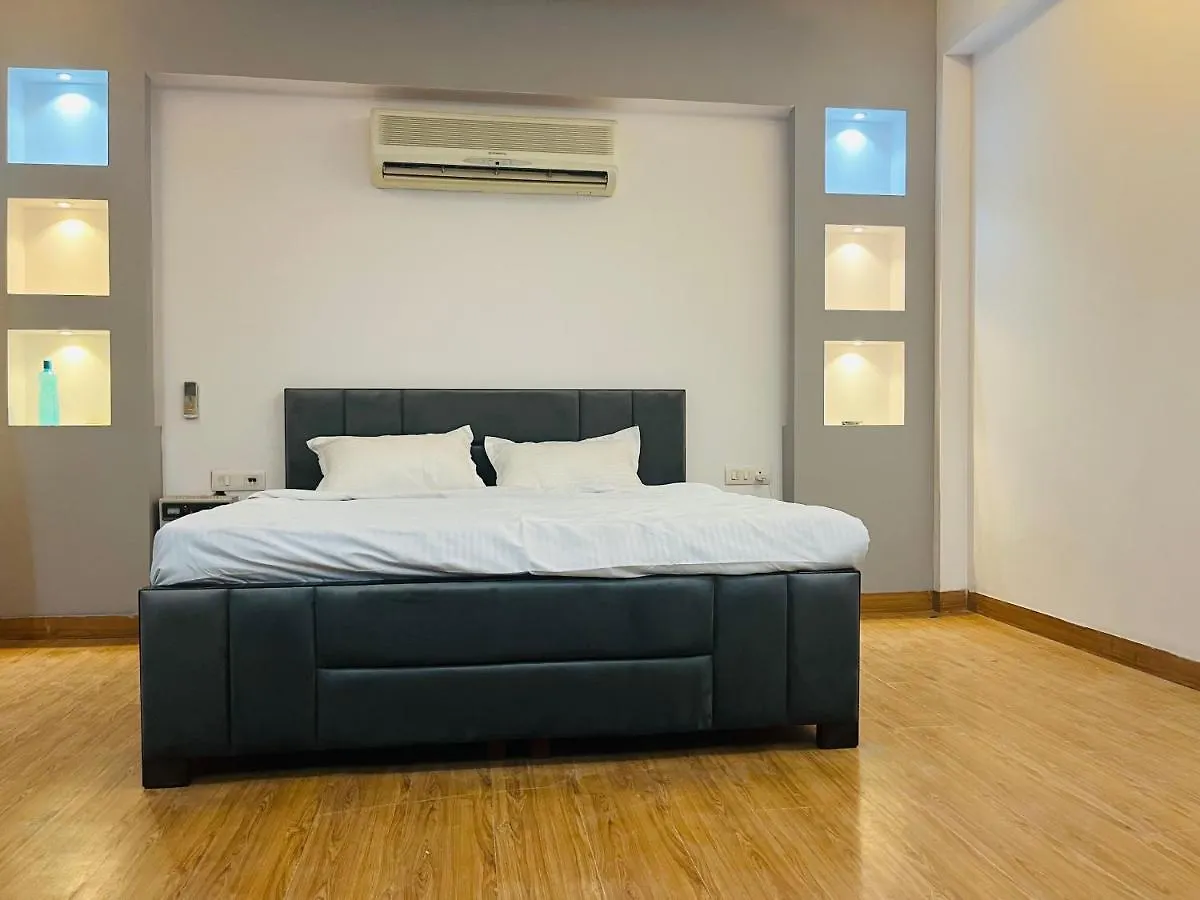 Hotel O The Majestic Residency Gurgaon 3*,