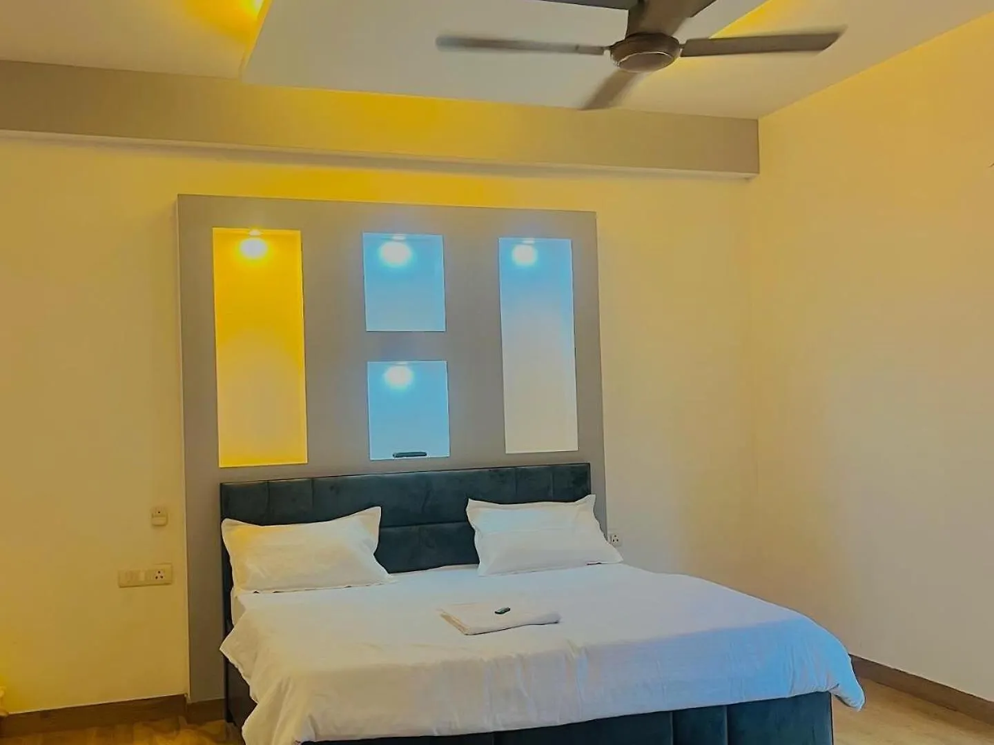***  Hotel O The Majestic Residency Gurgaon India