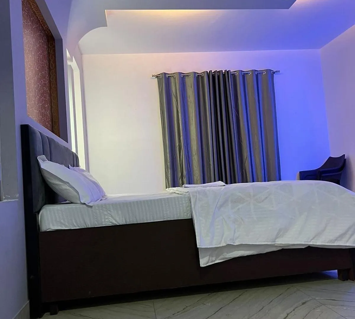 Hotel O The Majestic Residency Gurgaon