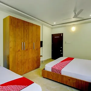 Hotel O Royal Tower Etakkare
